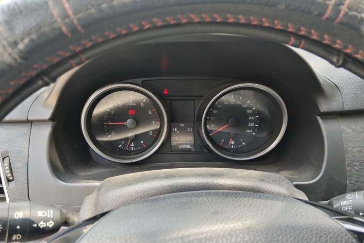 Used Haval H6 2015 Revised Version Sport Edition 1.5T Manual Transmission Two-Wheel Drive Elite Grade Instrument Cluster