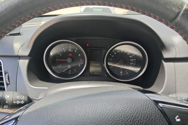 Used Haval H6 2015 Revised Version Sport Edition 1.5T Manual Transmission Two-Wheel Drive Elite Grade Instrument Cluster