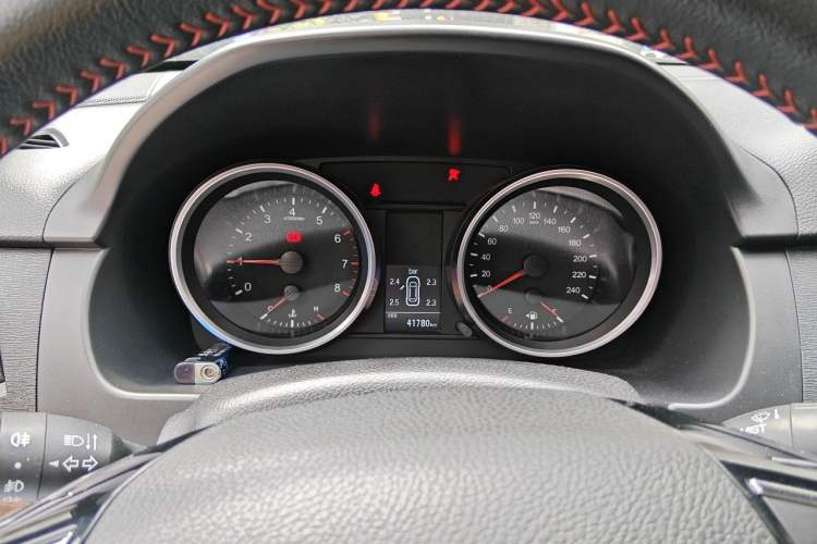 Used Haval H6 2015 Revised Version Sport Edition 1.5T Manual Transmission Two-Wheel Drive Elite Grade Instrument Cluster