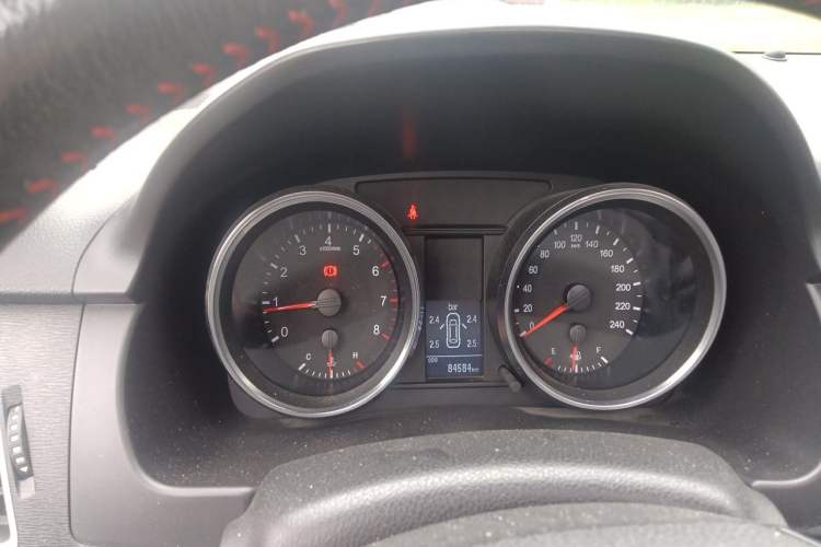 Used Haval H6 2015 Revised Version Sport Edition 1.5T Manual Transmission Two-Wheel Drive Elite Grade Instrument Cluster