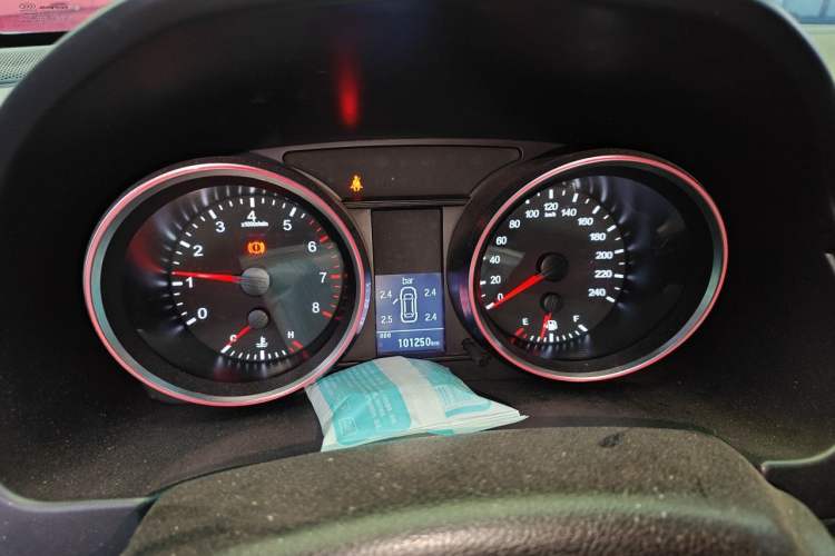 Used Haval H6 2015 Revised Version Sport Edition 1.5T Manual Transmission Two-Wheel Drive Elite Grade Instrument Cluster