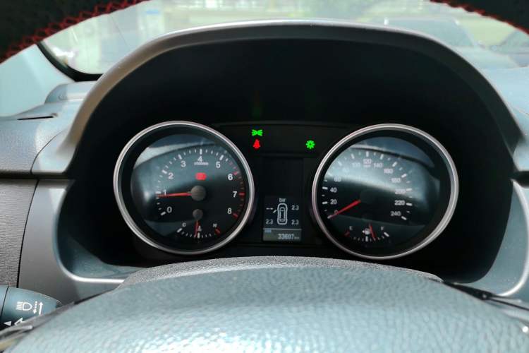 Used Haval H6 2015 Revised Version Sport Edition 1.5T Manual Transmission Two-Wheel Drive Elite Grade Instrument Cluster