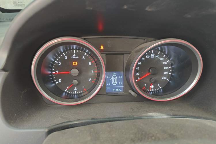 Used Haval H6 2015 Revised Version Sport Edition 1.5T Manual Transmission Two-Wheel Drive Elite Grade Instrument Cluster