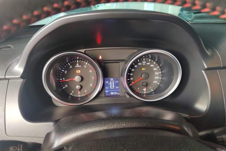 Used Haval H6 2015 Revised Version Sport Edition 1.5T Manual Transmission Two-Wheel Drive Elite Grade Instrument Cluster
