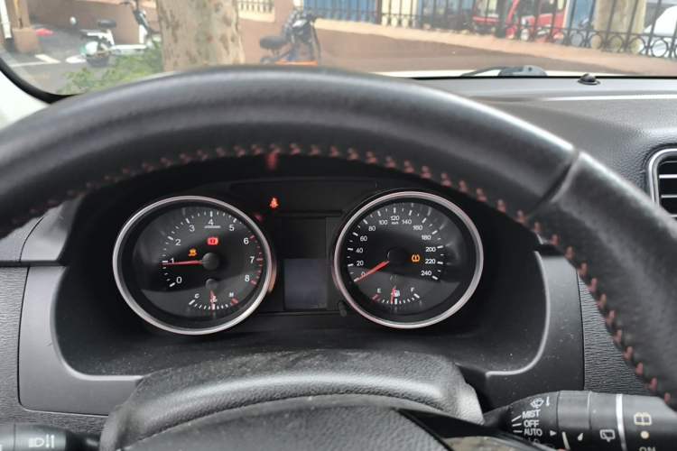Used Haval H6 2015 Revised Version Sport Edition 1.5T Manual Transmission Two-Wheel Drive Elite Grade Instrument Cluster