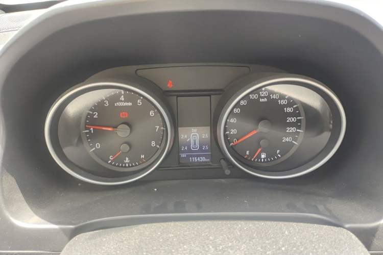 Used Haval H6 2015 Upgraded Model 1.5T Manual Two-Wheel Drive Elite Version Instrument Cluster