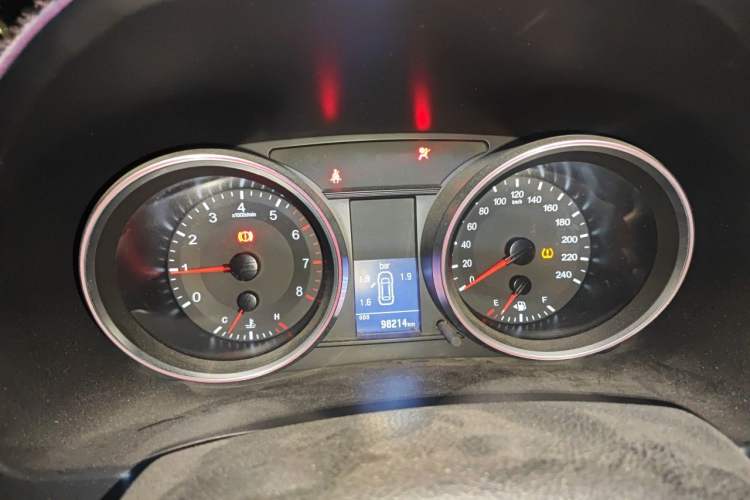 Used Haval H6 2015 Revised Version Sport Edition 1.5T Manual Transmission Two-Wheel Drive Elite Grade Instrument Cluster