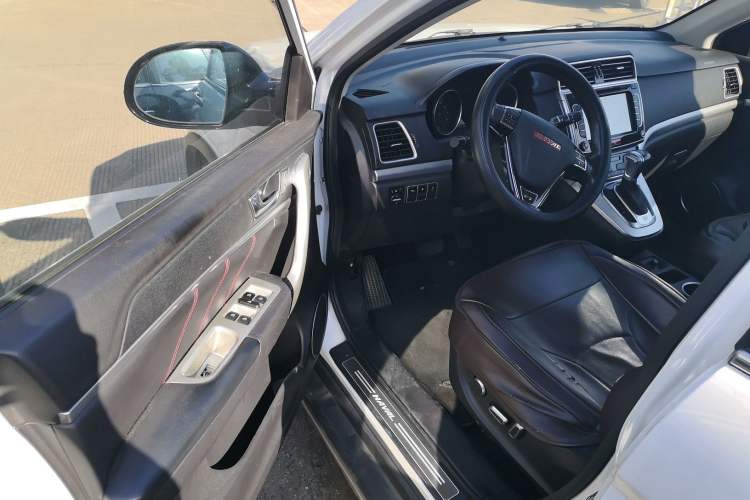 Used Haval H6 2015 Sport Edition 1.5T Automatic Two-Wheel Drive Luxury Model Interior 1