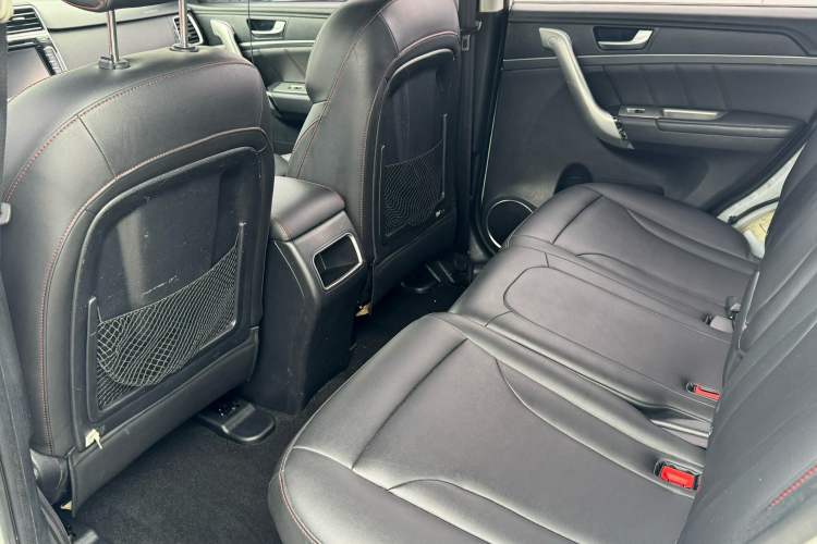 Used Haval H6 2015 Sport Edition 1.5T Automatic Two-Wheel Drive Luxury Model Interior 2