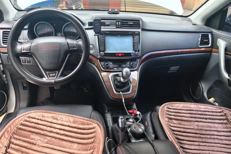 Used Haval H6 2015 Sport Edition 1.5T Manual Two-Wheel Drive Elite Model Interior 2