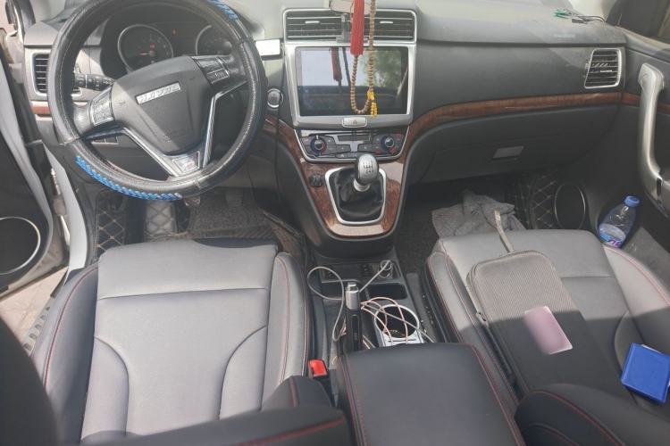 Used Haval H6 2015 Revised Version Sport Edition 1.5T Manual Transmission Two-Wheel Drive Elite Grade Interior 2
