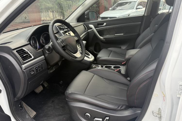 Used Haval H6 2015 Sport Edition 1.5T Automatic Two-Wheel Drive Luxury Model Interior 2