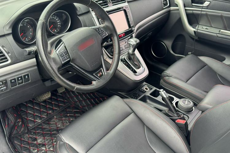 Used Haval H6 2015 Sport Edition 1.5T Automatic Two-Wheel Drive Luxury Model Interior 3