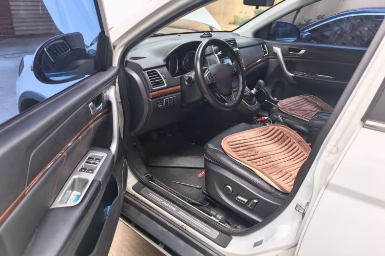 Used Haval H6 2015 Sport Edition 1.5T Manual Two-Wheel Drive Elite Model Interior 3