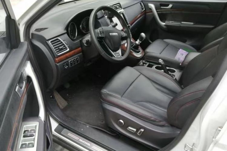 Used Haval H6 2015 Revised Version Sport Edition 1.5T Manual Transmission Two-Wheel Drive Elite Grade Interior 3