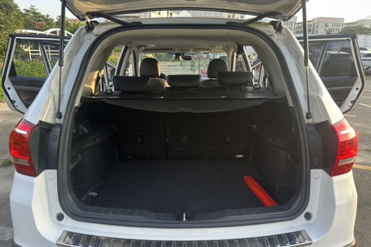 Used Haval H6 2015 Sport Edition 1.5T Automatic Two-Wheel Drive Luxury Model Interior 3