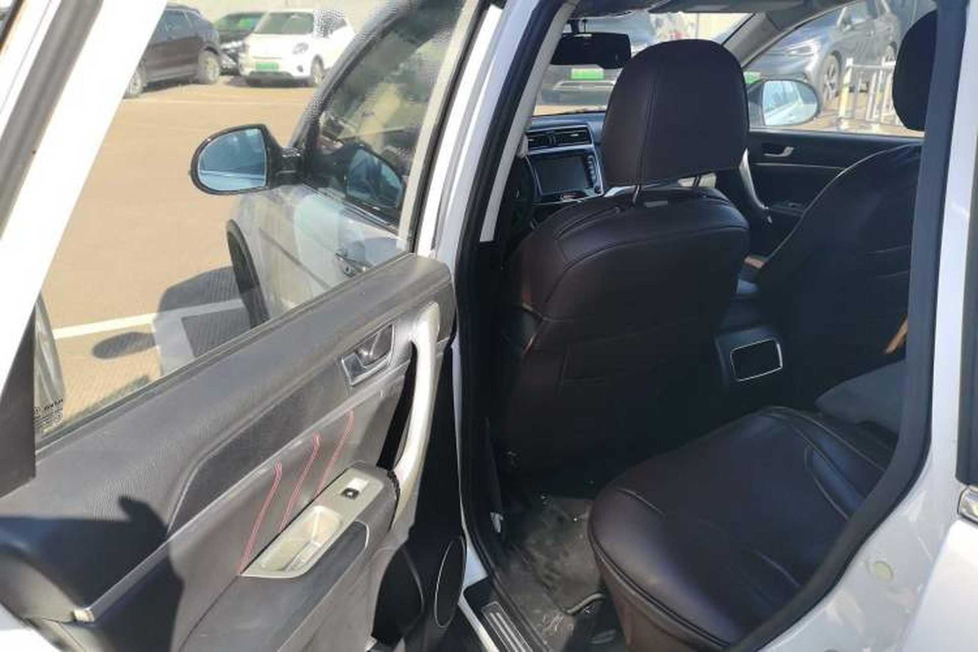 Used Haval H6 2015 Sport Edition 1.5T Automatic Two-Wheel Drive Luxury Model Interior 3