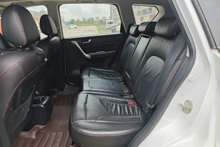 Used Haval H6 2015 Sport Edition 1.5T Manual Two-Wheel Drive Elite Model Interior 4