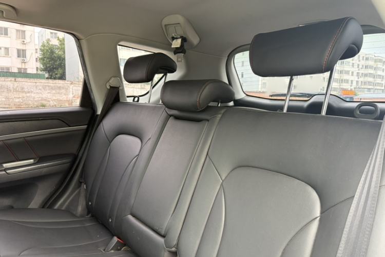 Used Haval H6 2015 Sport Edition 1.5T Automatic Two-Wheel Drive Luxury Model Interior 4