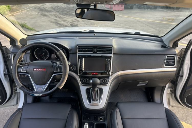 Used Haval H6 2015 Sport Edition 1.5T Automatic Two-Wheel Drive Luxury Model Interior 4