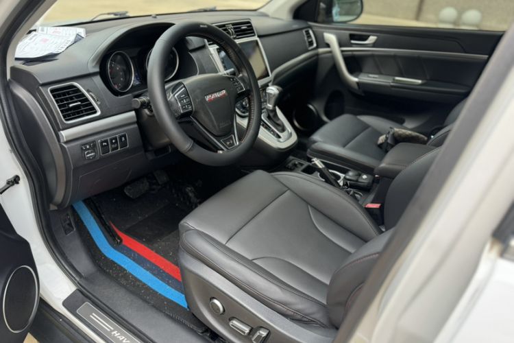 Used Haval H6 2015 Sport Edition 1.5T Automatic Two-Wheel Drive Luxury Model Interior 5