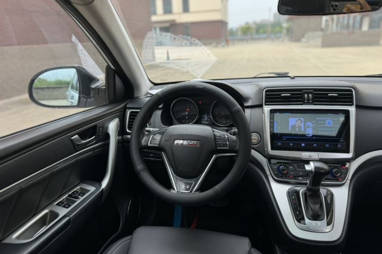 Used Haval H6 2015 Sport Edition 1.5T Automatic Two-Wheel Drive Luxury Model Interior 6