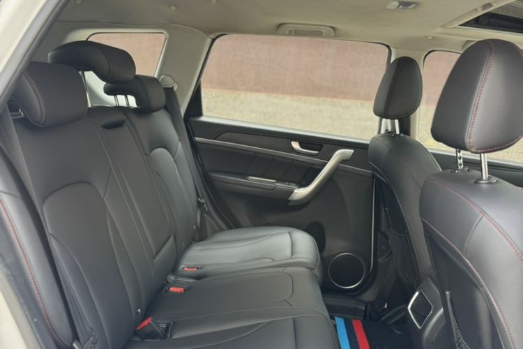 Used Haval H6 2015 Sport Edition 1.5T Automatic Two-Wheel Drive Luxury Model Interior 7