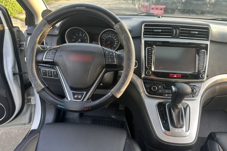 Used Haval H6 2015 Sport Edition 1.5T Automatic Two-Wheel Drive Luxury Model Interior 7