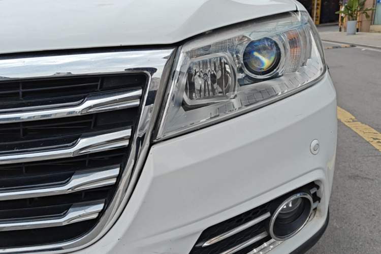 Used Haval H6 2015 Sport Edition 1.5T Automatic Two-Wheel Drive Luxury Model Left Front Headlight
