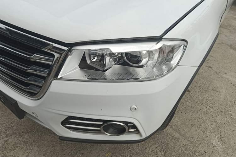 Used Haval H6 2015 Sport Edition 1.5T Automatic Two-Wheel Drive Luxury Model Left Front Headlight