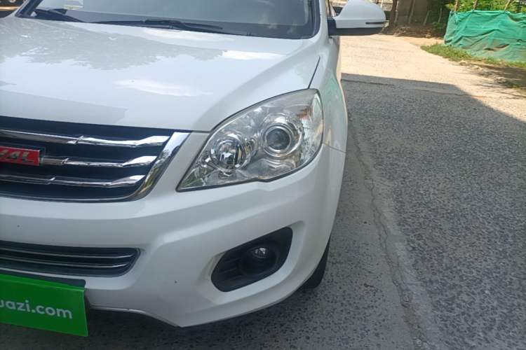Used Haval H6 2015 Upgraded Model 1.5T Manual Two-Wheel Drive Elite Version Left Front Headlight