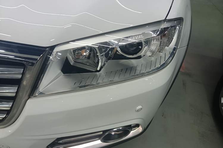 Used Haval H6 2015 Sport Edition 1.5T Automatic Two-Wheel Drive Luxury Model Left Front Headlight