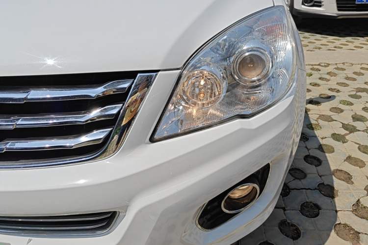 Used Haval H6 2015 Upgraded Model 1.5T Manual 4x4 Elite Version Left Front Headlight