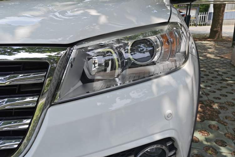Used Haval H6 2015 Revised Version Sport Edition 1.5T Manual Transmission Two-Wheel Drive Elite Grade Left Front Headlight