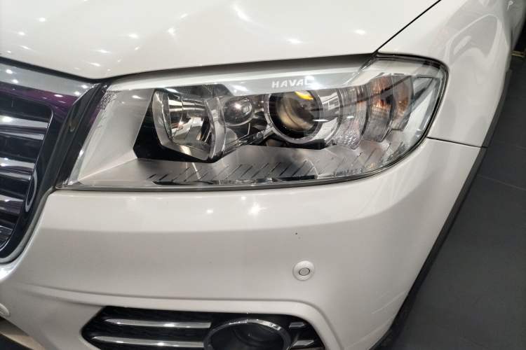 Used Haval H6 2015 Sport Edition 1.5T Automatic Two-Wheel Drive Luxury Model Left Front Headlight
