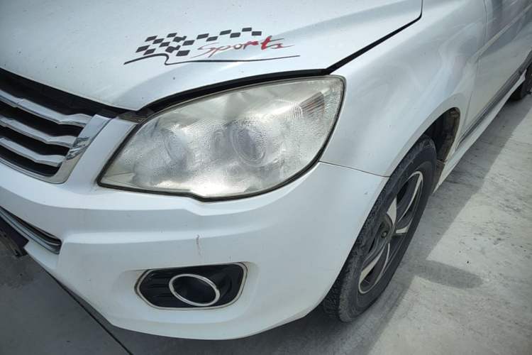 Used Haval H6 2015 Upgraded Model 1.5T Manual Two-Wheel Drive Elite Version Left Front Headlight