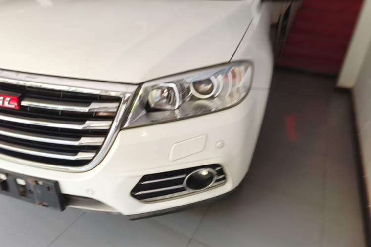 Used Haval H6 2015 Sport Edition 1.5T Automatic Two-Wheel Drive Luxury Model Left Front Headlight