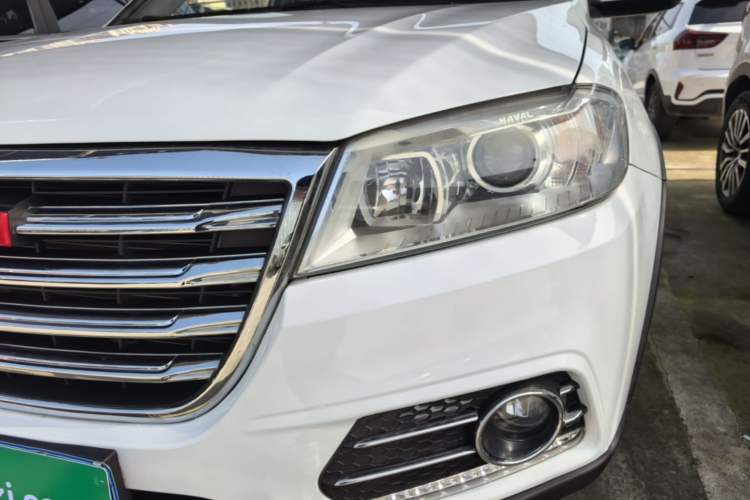 Used Haval H6 2015 Sport Edition 1.5T Automatic Two-Wheel Drive Luxury Model Left Front Headlight
