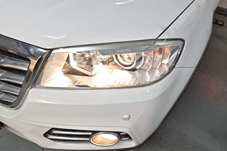 Used Haval H6 2015 Revised Version Sport Edition 1.5T Manual Transmission Two-Wheel Drive Elite Grade Left Front Headlight