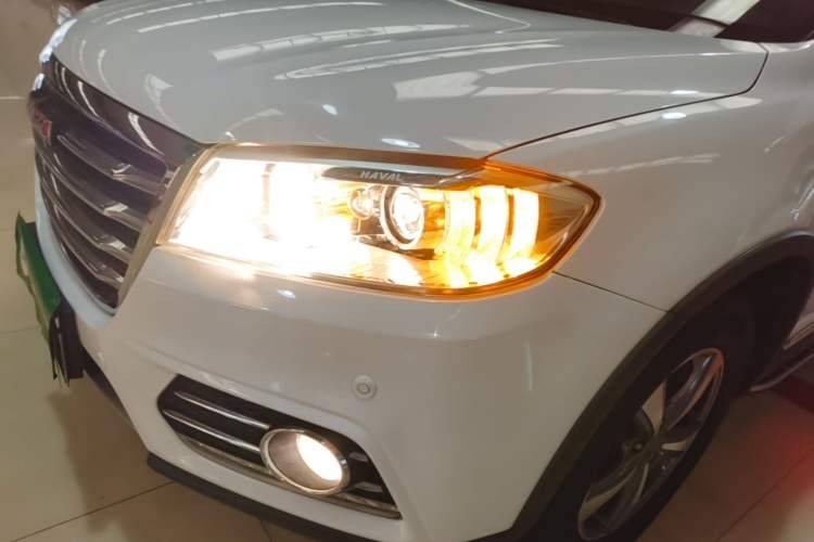 Used Haval H6 2015 Revised Version Sport Edition 1.5T Manual Transmission Two-Wheel Drive Elite Grade Left Front Headlight
