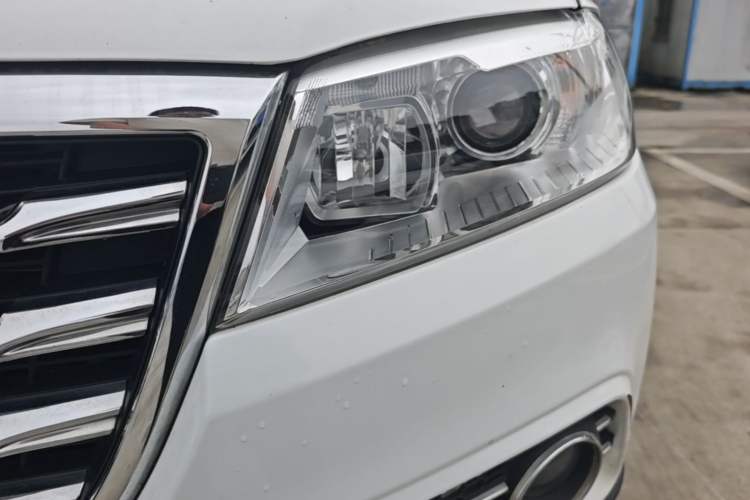 Used Haval H6 2015 Sport Edition 1.5T Automatic Two-Wheel Drive Luxury Model Left Front Headlight
