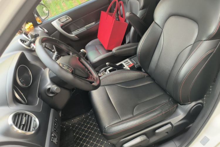 Used Haval H6 2015 Upgraded Model 1.5T Manual 4x4 Elite Version Left Front Seat