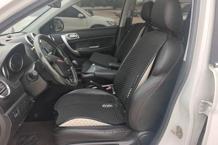 Used Haval H6 2015 Upgraded Model 1.5T Manual Two-Wheel Drive Elite Version Left Front Seat