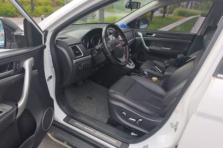 Used Haval H6 2015 Sport Edition 1.5T Automatic Two-Wheel Drive Luxury Model Left Front Seat