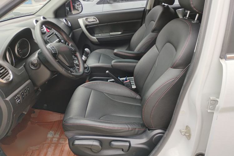 Used Haval H6 2015 Upgraded Model 1.5T Manual Two-Wheel Drive Elite Version Left Front Seat
