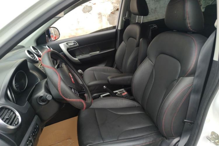 Used Haval H6 2015 Upgraded Model 1.5T Manual Two-Wheel Drive Elite Version Left Front Seat