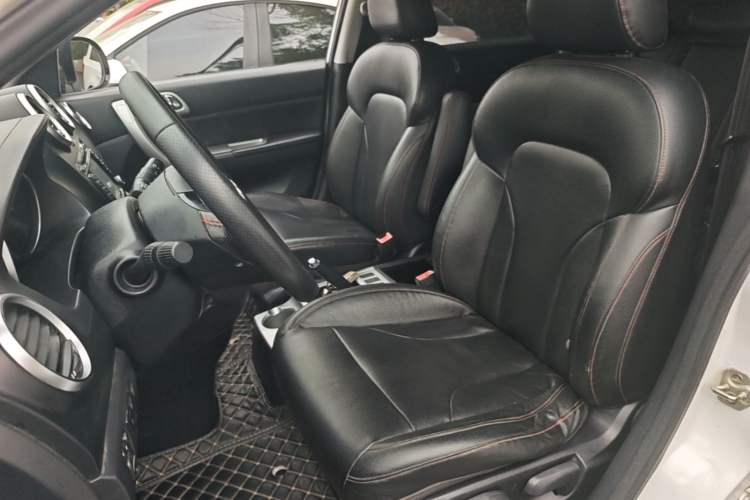 Used Haval H6 2015 Upgraded Model 1.5T Manual Two-Wheel Drive Elite Version Left Front Seat
