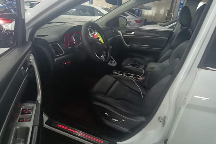 Used Haval H6 2015 Sport Edition 1.5T Automatic Two-Wheel Drive Luxury Model Left Front Seat