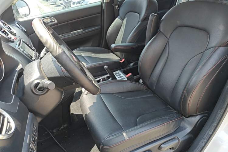Used Haval H6 2015 Upgraded Model 1.5T Manual 4x4 Elite Version Left Front Seat