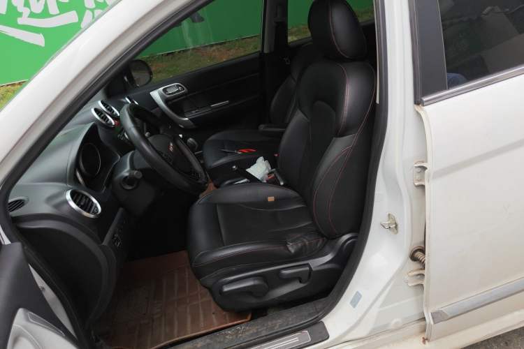 Used Haval H6 2015 Upgraded Model 1.5T Manual Two-Wheel Drive Elite Version Left Front Seat